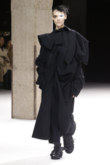 Yohji Yamamoto Fall 2018 Ready-to-Wear , Ёдзи Ямамото осень зима 2018 , Fashion show , неделя моды в Париже , PFW , Mainstyles